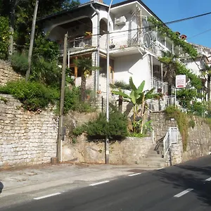 Edi , Mošćenička Draga Croazia